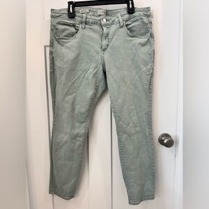 Universal Thread Goods Co Women’s denim jeans light sage green color.